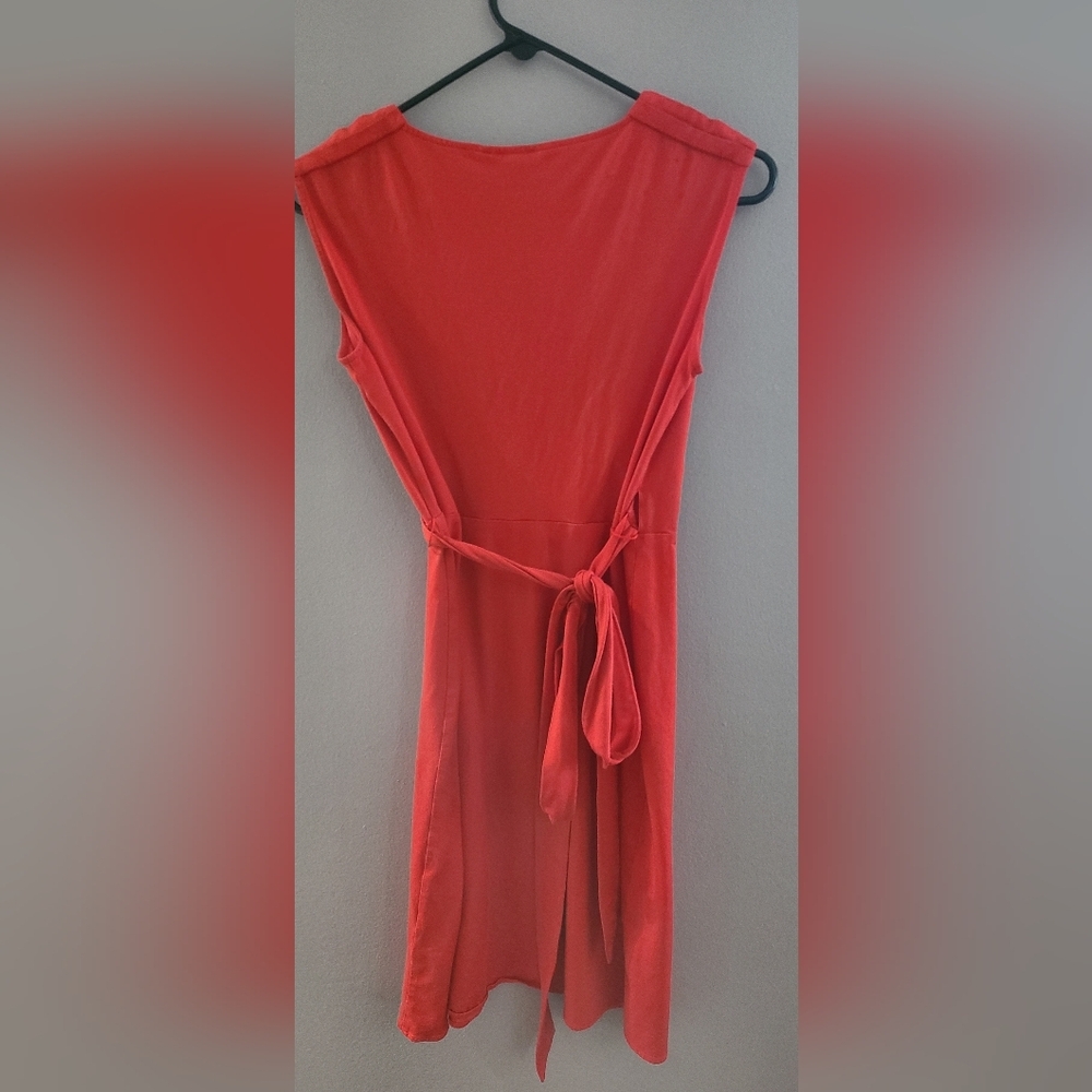 Banana Republic Red dress. Deep v and tie around sash sz sp - Picture 6 of 7